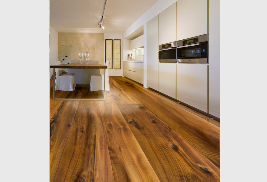 Onda - '500, European Walnut Rustic