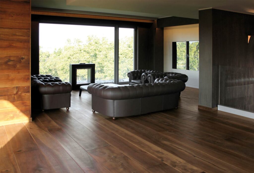 Onda - '500, European Walnut Rustic, waxed oiled vecchio