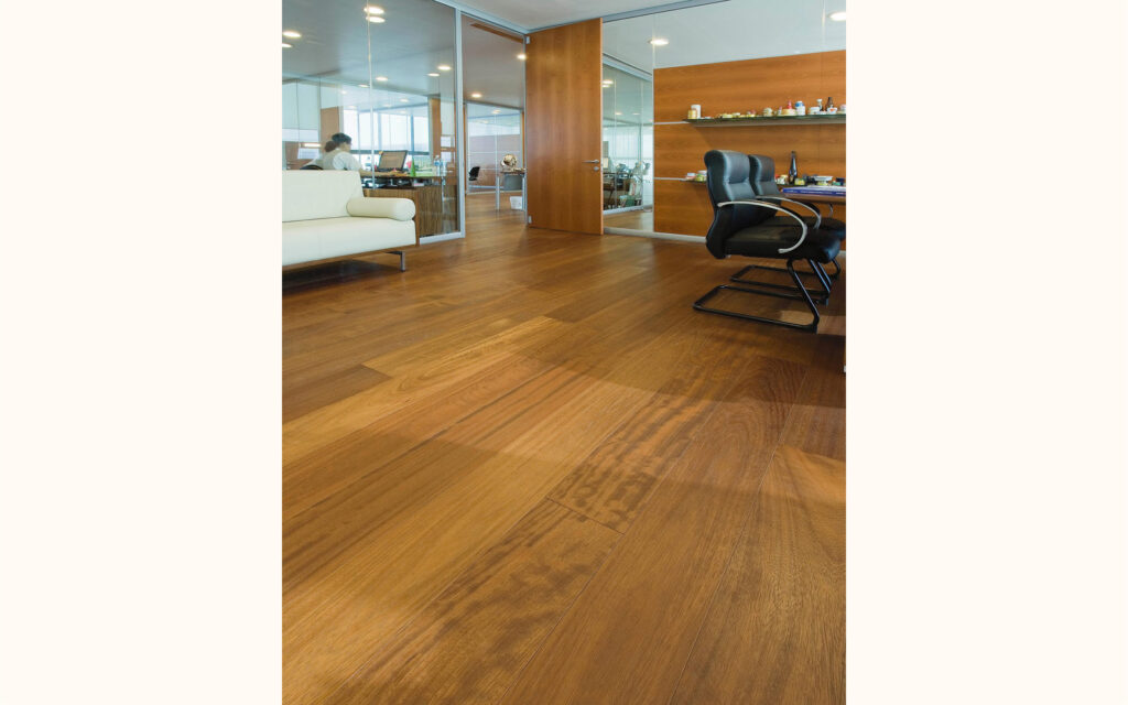 Classico, Iroko Natur, brushed varnished