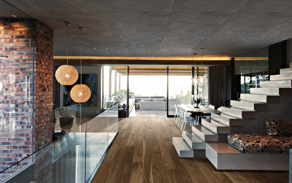 Classico, American Walnut Natur, brushed varnished
