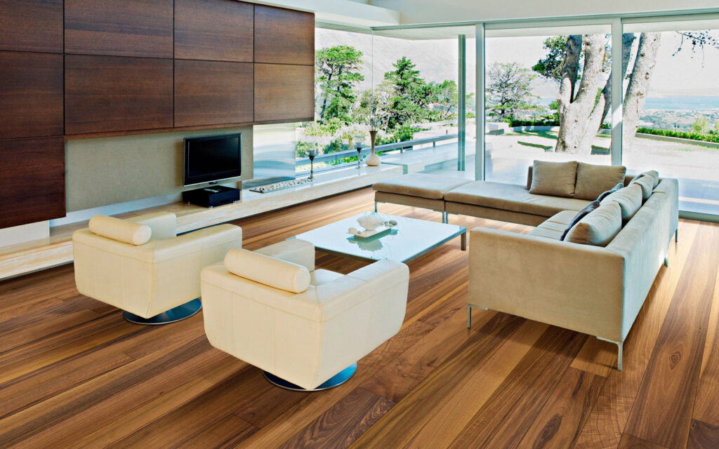 Classico, European Walnut Natur, brushed varnished