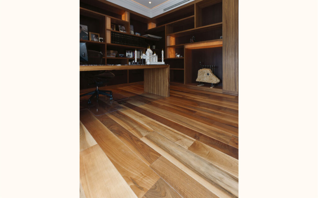 Classico, European Walnut Natur, brushed varnished