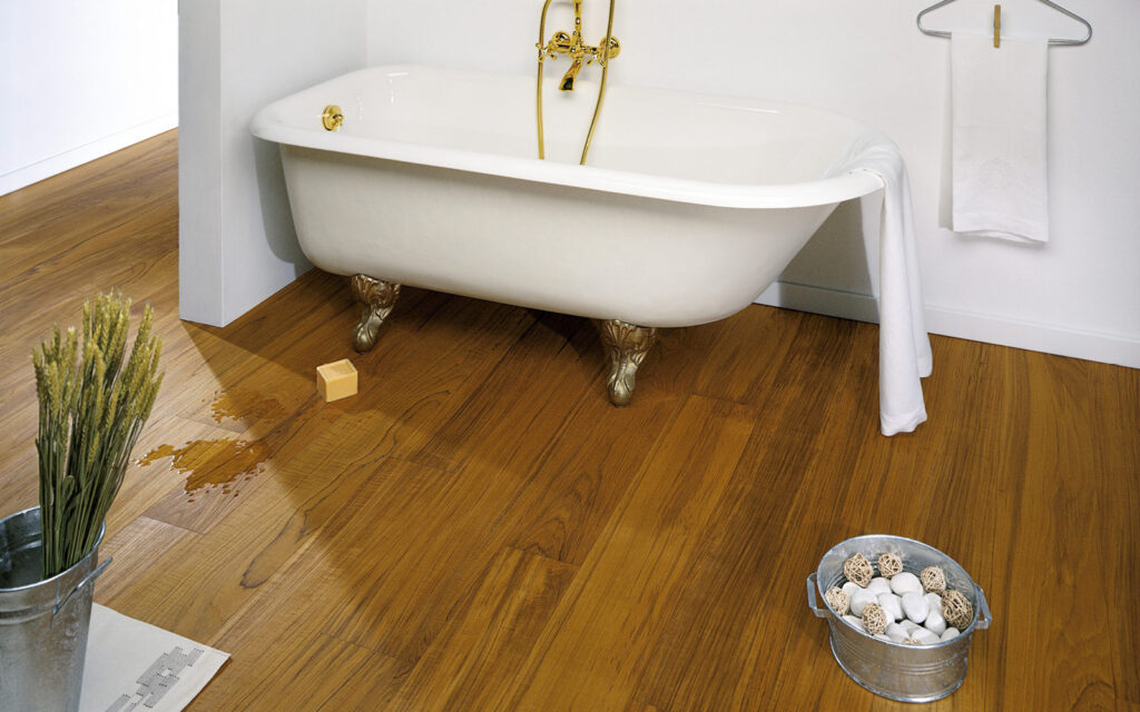 Classico, Burma Teak Select, brushed varnished