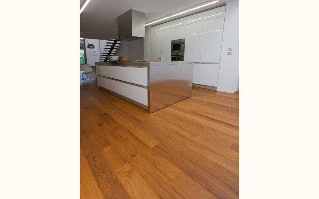 Classico, Burma Teak Select, brushed varnished