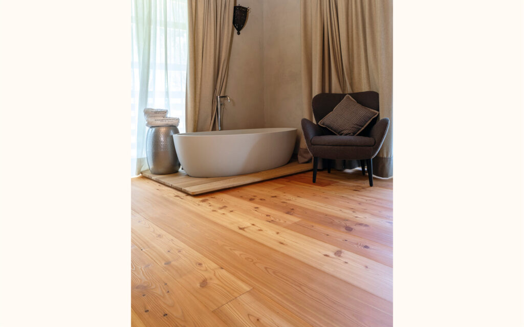 Classico, Austrian Larch Rustic, brushed oiled